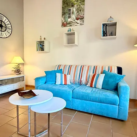 Deux Pieces Avec Vue Imprenable Sur La Crique Notre-dame