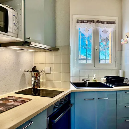 Deux Pieces Avec Vue Imprenable Sur La Crique Notre-dame *